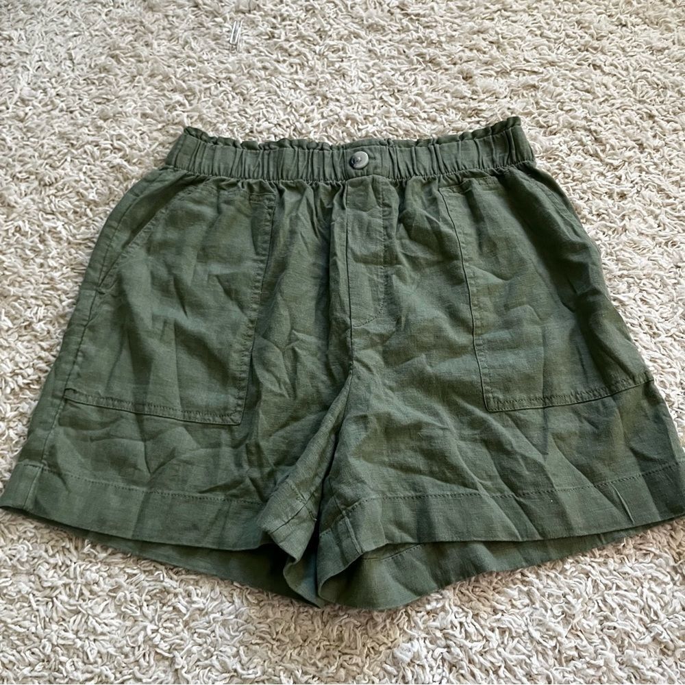 loft army green high rise paperbag shorts size medium
